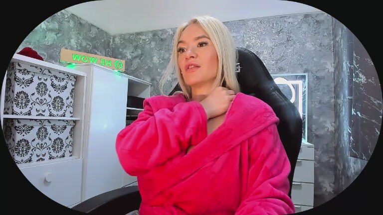 BE_WOW's Streamate show and profile