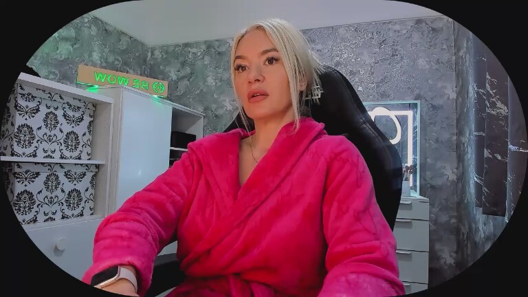 BE_WOW's Streamate show and profile